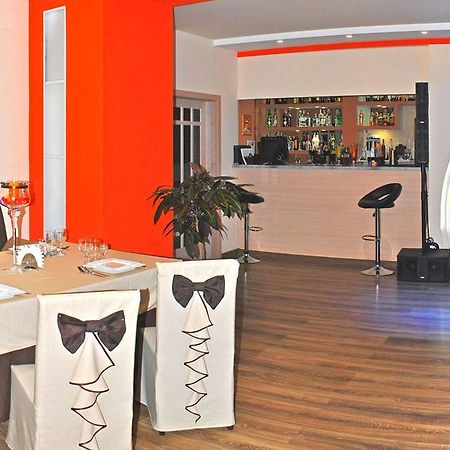 Komplex Apelsin Hotel Yuzhne Buitenkant foto